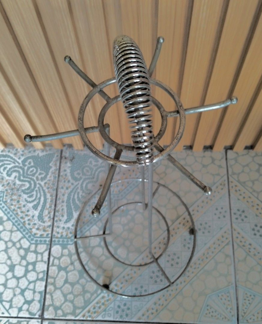 KITCHEN ACCESSORIES ORGANIZER (Category: Other Kitchenware & Tableware) located in Marikina City. Submitted by morningsunrays (Listing ID 1370165855, Image 3). Description: Kitchen organizer (for bottle/can opener, knifes & other kitchen utensils) 7" height. MOP....GCASH THRU lalamove.
