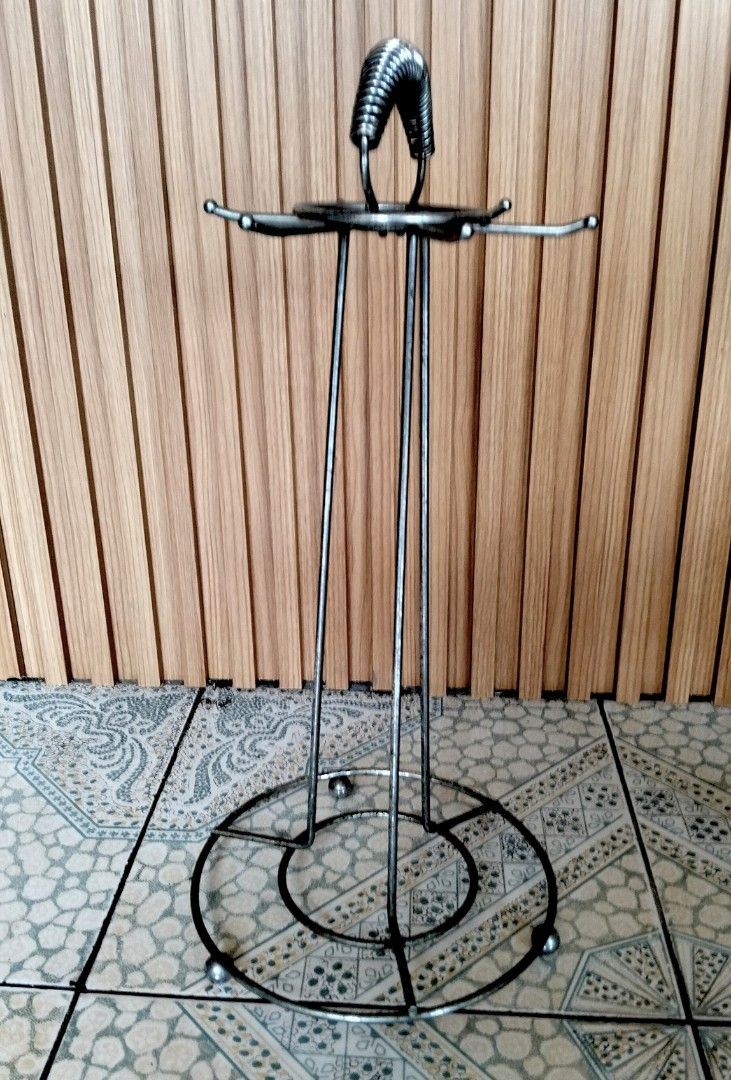 KITCHEN ACCESSORIES ORGANIZER (Category: Other Kitchenware & Tableware) located in Marikina City. Submitted by morningsunrays (Listing ID 1370165855, Image 2). Description: Kitchen organizer (for bottle/can opener, knifes & other kitchen utensils) 7" height. MOP....GCASH THRU lalamove.