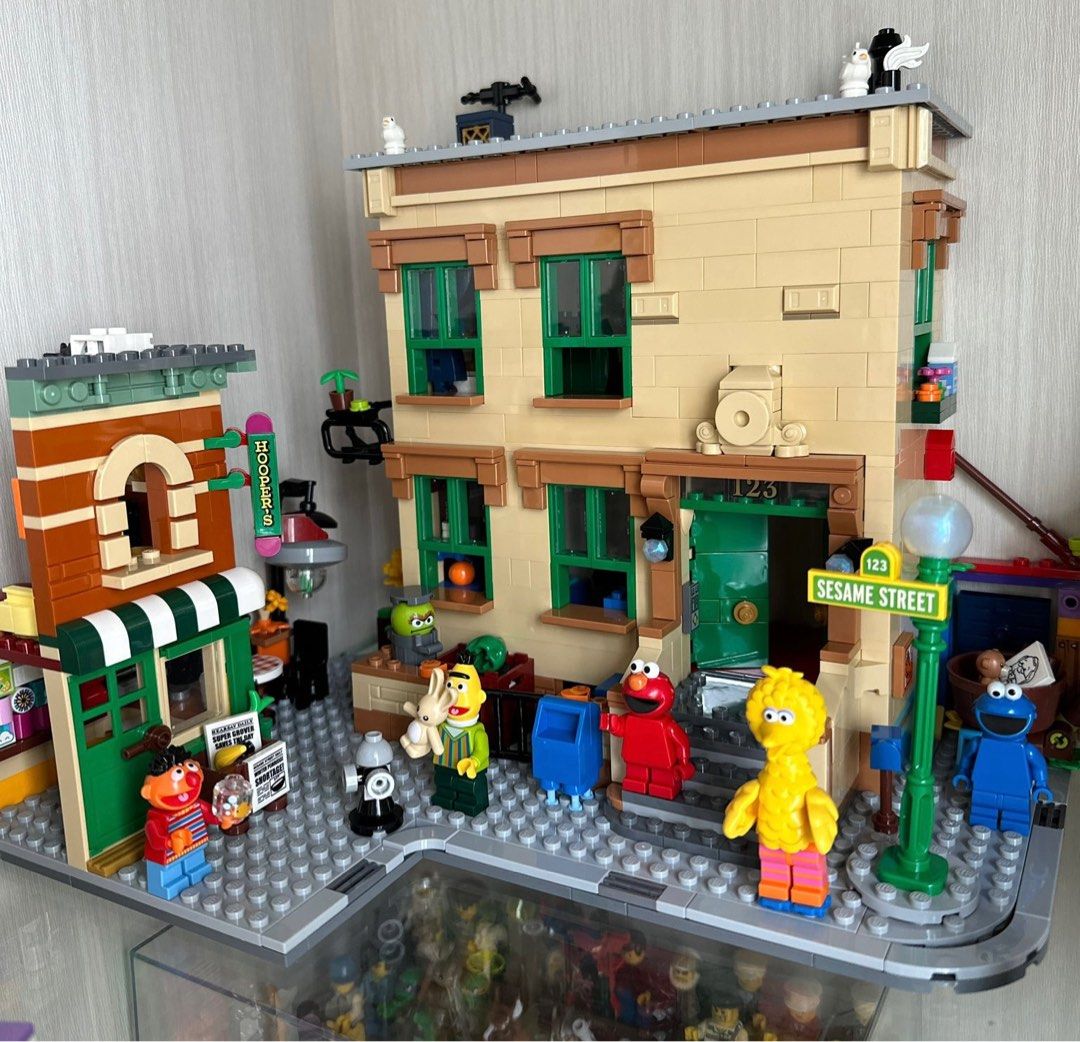 Lego 21324 - Sesame Street, Hobbies & Toys, Toys & Games on Carousell