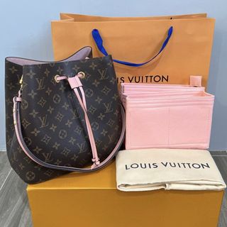 (Category: ) located in . Submitted by 24kluxe (Listing ID 1370209547, Image 1). Description: .