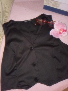 LOVITO VEST TOP