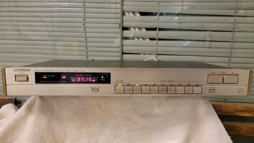 Luxman digital tuner T-404 (Category: Other Audio Equipment) located in Singapore. Submitted by dannyyeoks (Listing ID 1370170847, Image 1). Description: Selling on behalf of someone. Vintage Luxman digital tuner in perfect working condition. Can test before buying. Can deliver to your place. Made in Japan..