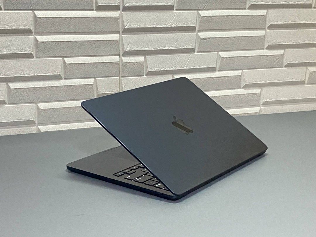 MACBOOK AIR M2 8GB 512 SSD MacOS Sequioa (Category: Laptops & Notebooks) located in Manila. Submitted by jaycore19 (Listing ID 1370124611, Image 1). Description: MACBOOK AIR M2 8GB 512 SSD MacOS Sequioa Macbook Air M2 8 GB RAM 512 SSD Storage Os Sequioa No Issue 99% smooth No History Of Repair No Hidden Issue PM US FOR MORE DETAILS.