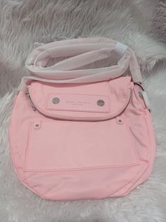(Category: ) located in . Submitted by shop_withme23 (Listing ID 1370091017, Image 1). Description: .