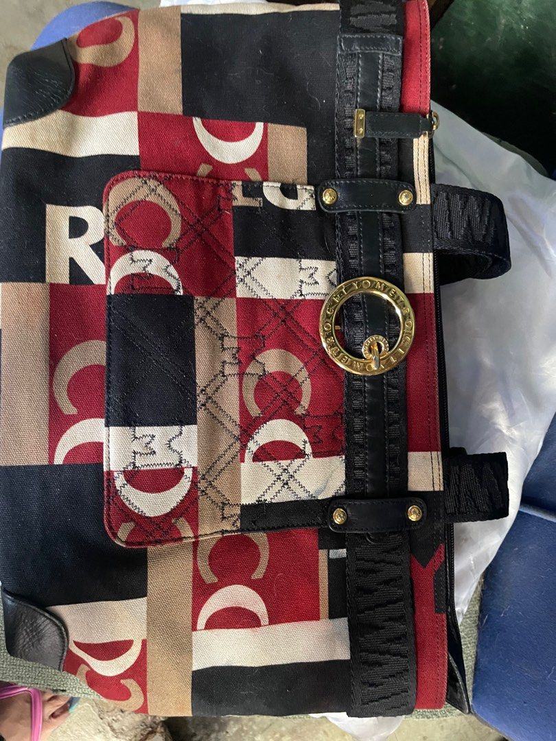 Metro city (Category: Tote Bags) located in Navotas City. Submitted by projectshop (Listing ID 1370138919, Image 1). Description: Original metro city RFS: decluttering Too many bags.