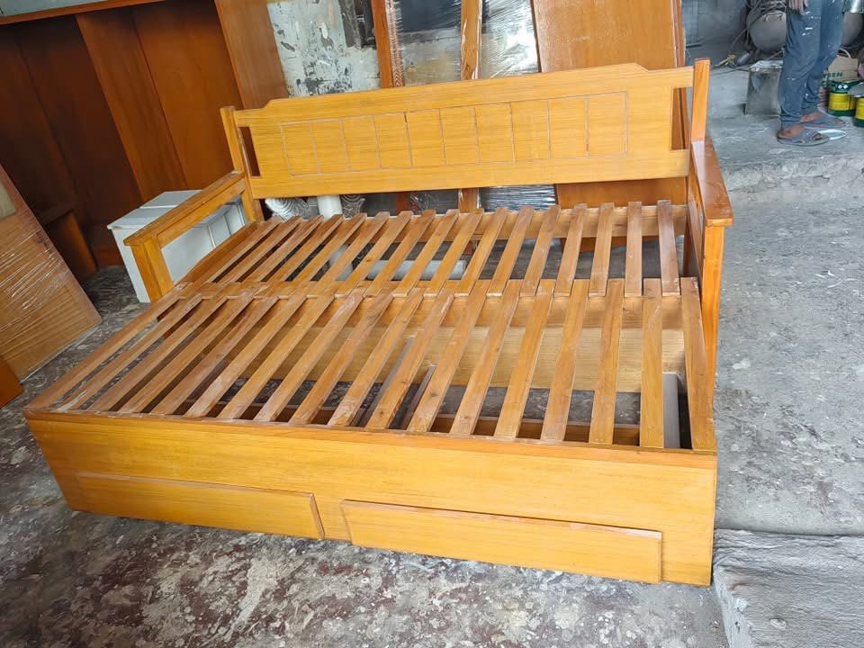 On hand expandable pull out Day bed (Category: Bed Frames & Mattresses) located in Paranaque City. Submitted by FLess.ph (Listing ID 1370184167, Image 2). Description: Onhand expandable day bed with drawers Dimension 54x75 Materials mahogany wood and 3/4 plyboard We can change wood colour / finish . FREE OF CHARGE 💖 Just let us know your preferred colour.. Additional 7,000 if with cushions. .