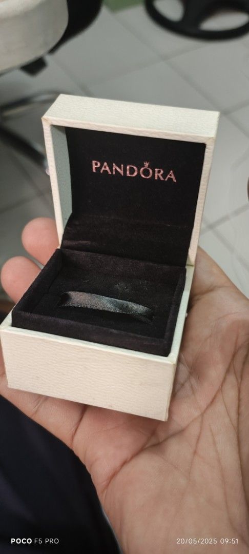 Pandora 17 pieces Original Box (Category: Earrings) located in Manila. Submitted by YurWatch (Listing ID 1370081094, Image 1). Description: Pandora Box Small For Earing and Necklace or Ring 17 pieces All in For Sale: 1200 pesos . Original Metro Manila Meet up or thru shipping via lbc or Lalamove Gcash Payment Accepted Pm me.