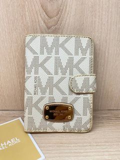 (Kategori: ) berada di . Dikirim oleh goodbagdays (ID iklan 1370069478, Gambar 1). Deskripsi: .