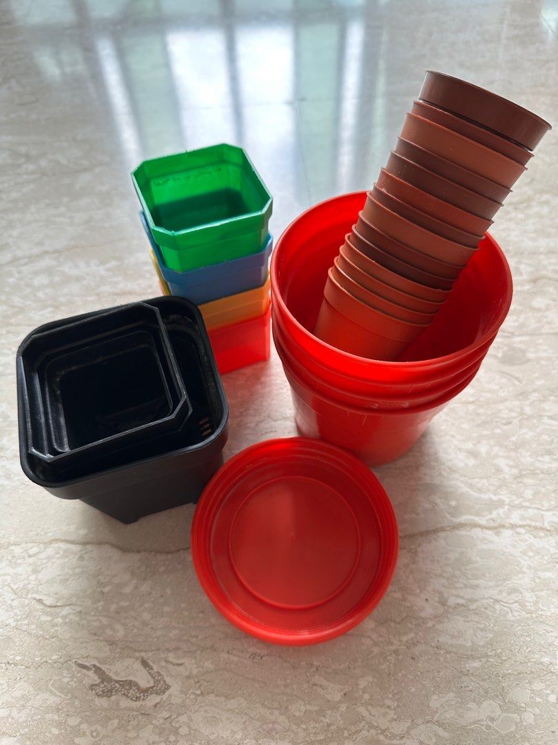 Plastic pots