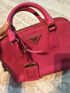 (Category: ) located in . Submitted by faabundlebranded201752748 (Listing ID 1370067348, Image 1). Description: .