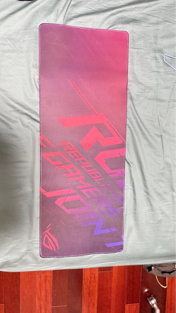 由 _chefffff (刊登 ID 1370224886，圖片 1) 提交，位於 高雄市 (Kaohsiung) 的 ROG 滑鼠墊 (類別：電腦周邊產品)，說明：。