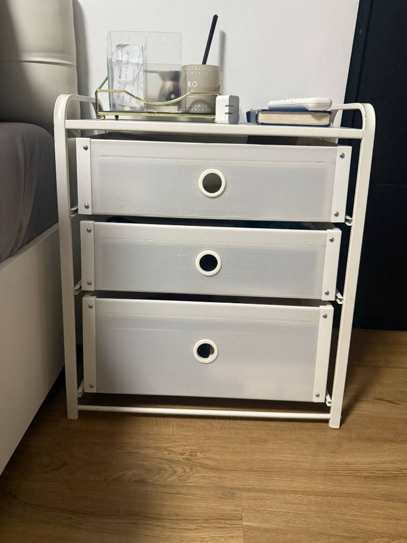 Rush moving out sale 3 drawer chest (Category: Shelves, Cabinets & Racks) located in Manila. Submitted by jecastro24 (Listing ID 1370203337, Image 1). Description: 3 drawer chest — ₱3,500 White 55x62 cm.