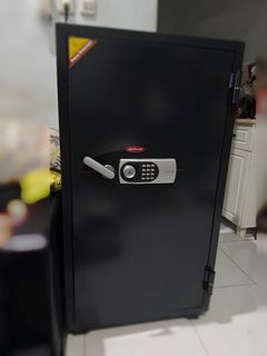 (Kategori: ) berada di . Dikirim oleh lolstuff (ID iklan 1370148976, Gambar 1). Deskripsi: .