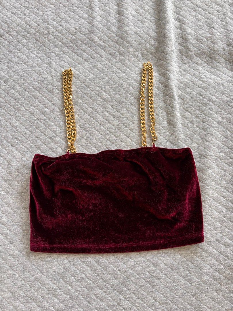 Shein velvet tube (Category: Others Tops) located in Binan City. Submitted by preloved.cara (Listing ID 1370153483, Image 2). Description: xs-small.