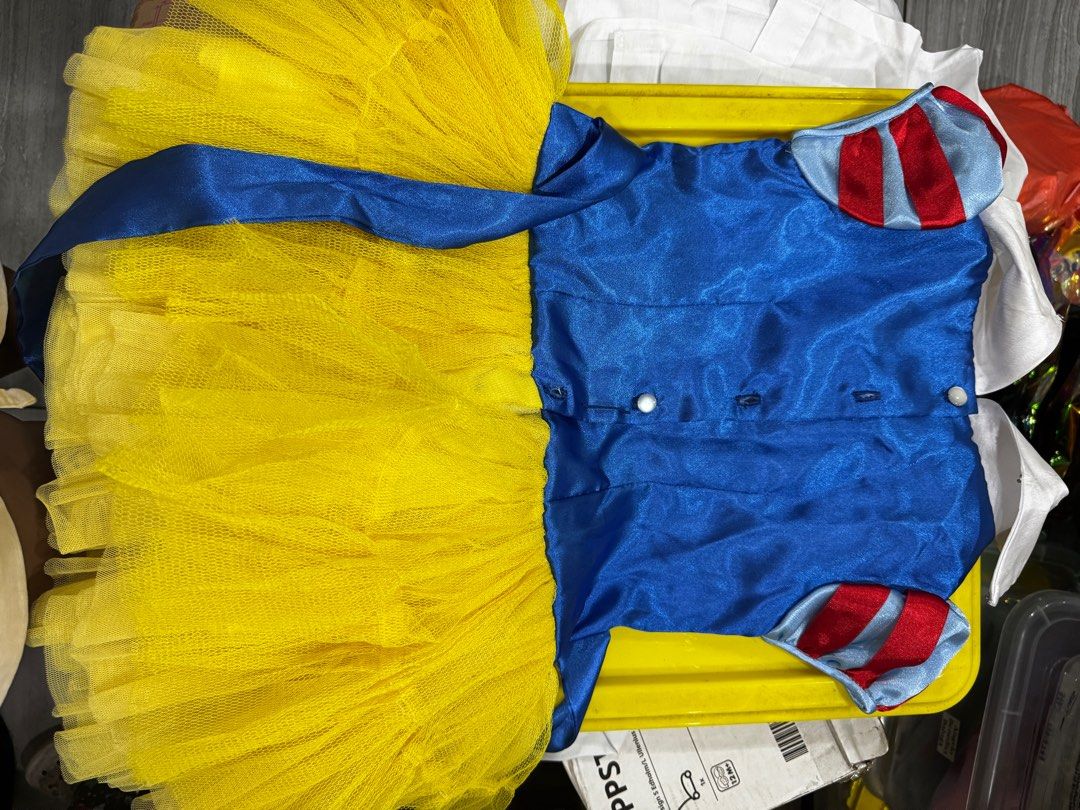 Snow white dress (Category: Babies & Kids Fashion) located in Quezon City. Submitted by aimee0913 (Listing ID 1370088347, Image 2). Description: .