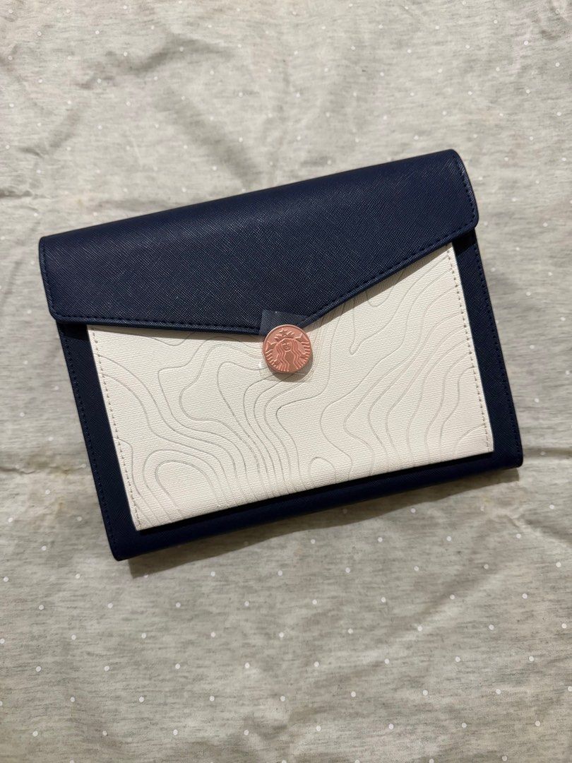 Starbucks 2025 Traditions Collection Planner Clutch (Category: Clutches) located in Davao. Submitted by BellesFabFinds (Listing ID 1370239504, Image 1). Description: .