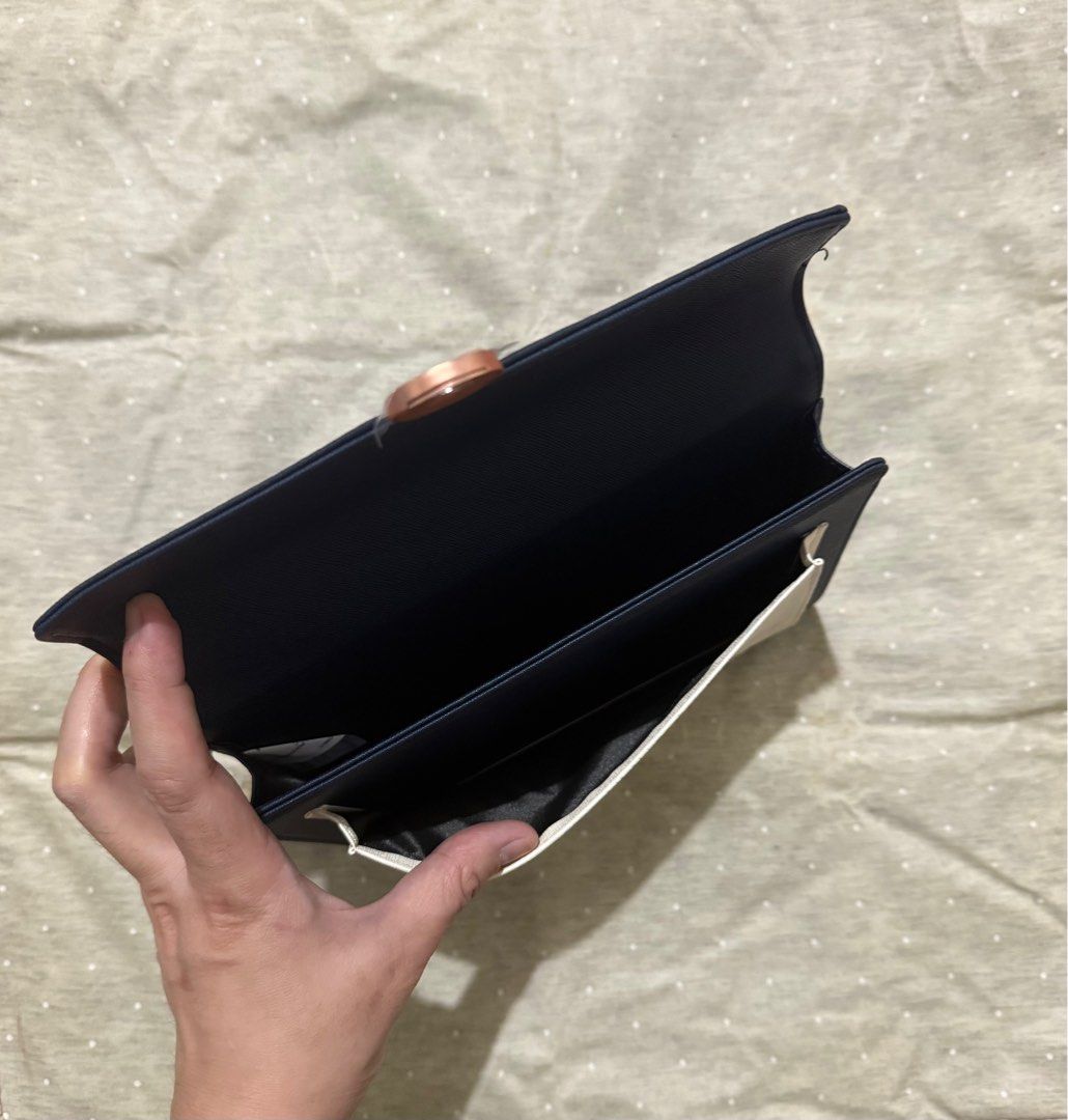 Starbucks 2025 Traditions Collection Planner Clutch (Category: Clutches) located in Davao. Submitted by BellesFabFinds (Listing ID 1370239504, Image 2). Description: .