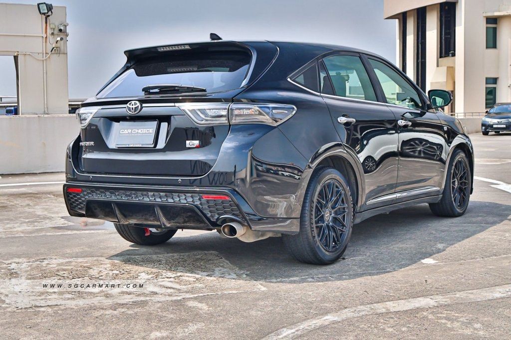 Toyota Harrier 2.0A G's Panoramic Roof Auto (Category: Used Cars) located in Singapore. Submitted by cna_automobile (Listing ID 1370223621, Image 3). Description: Vehicle Features Powerful 2.0L 4 cylinders inline 16 valve DOHC, super responsive CVT transmission, keyless entry/start/stop, dual zone climate, auto headlights. Accessories Sports rims, leather seats, factory fitted audio player, reverse sensors, retractable side mirror indicators, mul