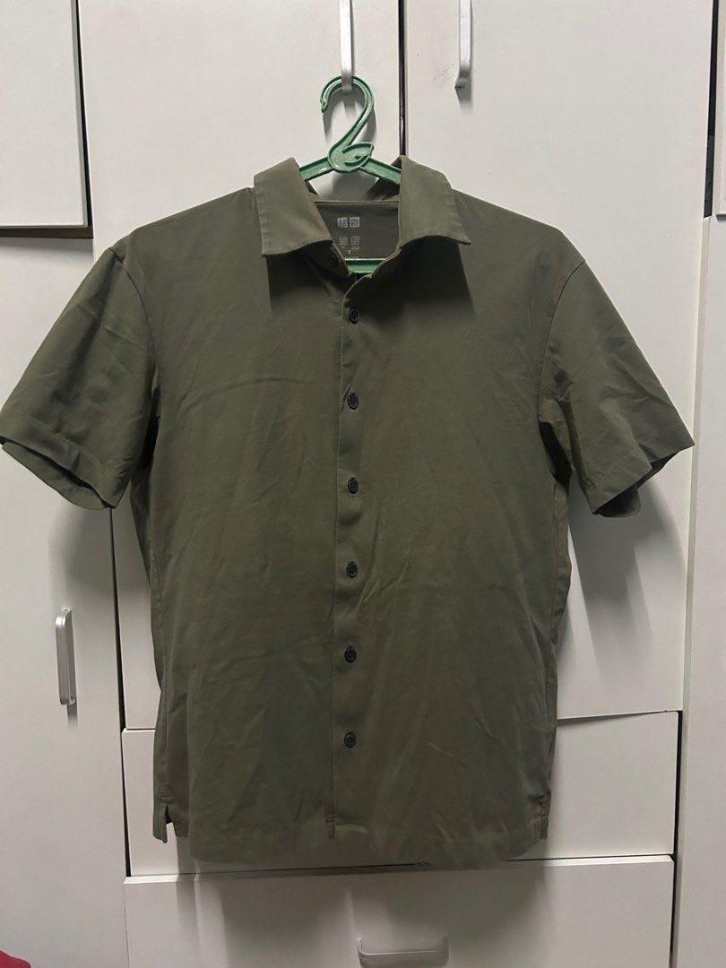 Uniqlo Airism regular polo (Category: Tshirts & Polo Shirts ) located in Caloocan City. Submitted by zonezoneozone (Listing ID 1370246913, Image 1). Description: Bought for an event and barely used. size S airism regular collar.