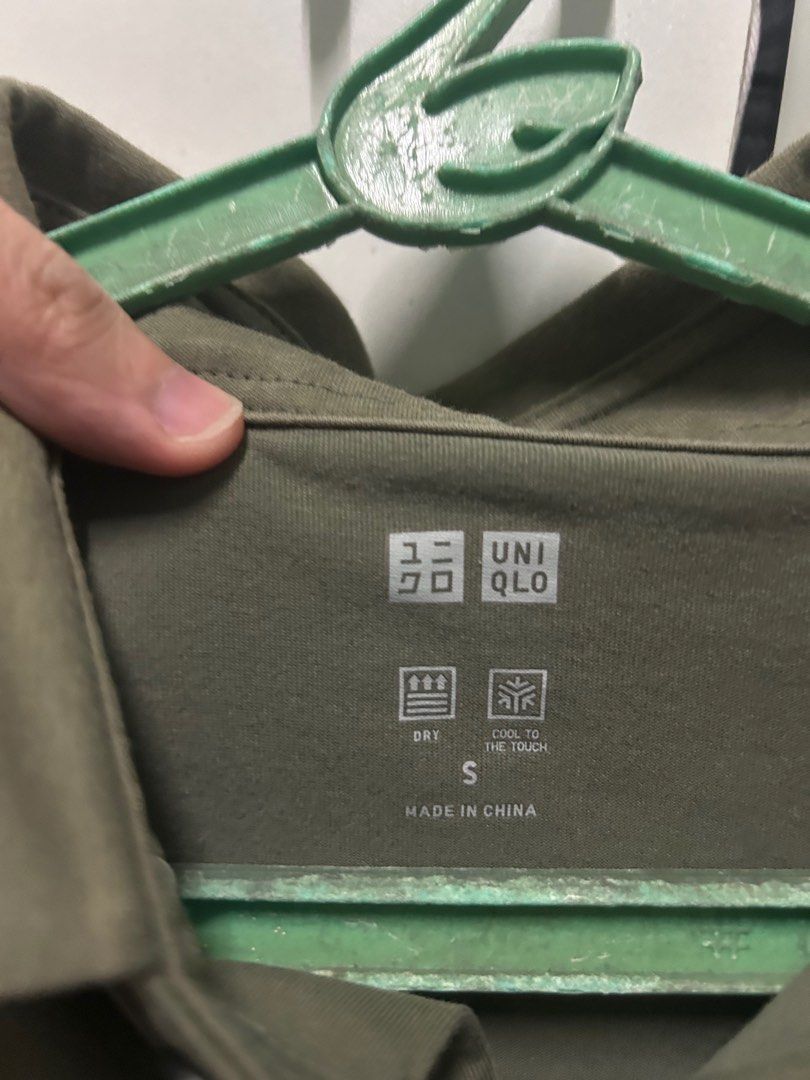 Uniqlo Airism regular polo (Category: Tshirts & Polo Shirts ) located in Caloocan City. Submitted by zonezoneozone (Listing ID 1370246913, Image 2). Description: Bought for an event and barely used. size S airism regular collar.