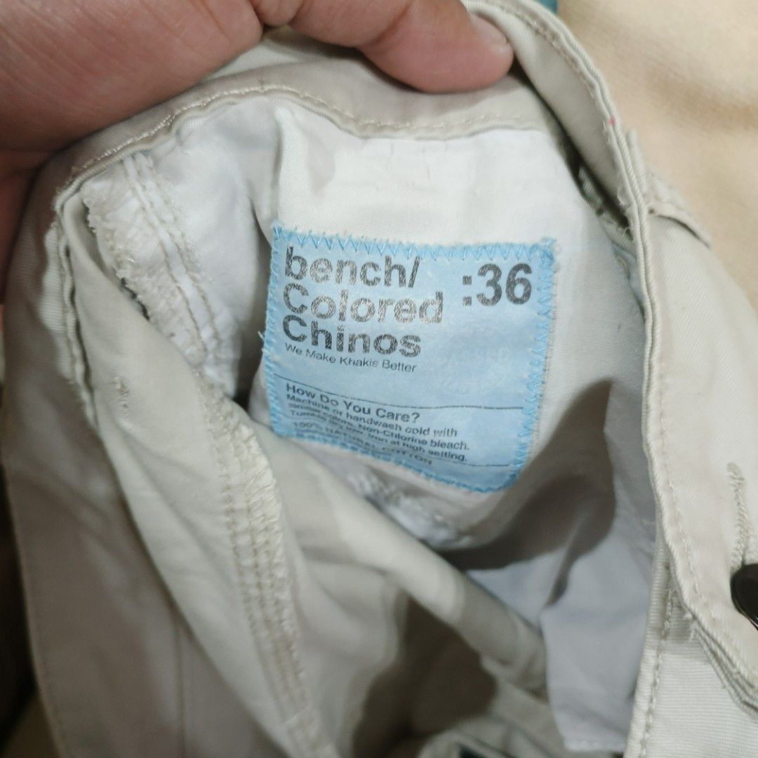 VINTAGE BENCH OFF WHITE JEANS (Category: Jeans) located in Taguig. Submitted by classy_luxury_aromatic (Listing ID 1370081709, Image 2). Description: straight cut! barely used mga boss natambak na sa Bahay!.
