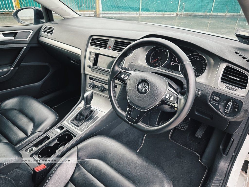 Volkswagen Golf 1.4A TSI Auto (Category: Used Cars) located in Singapore. Submitted by dreamsgmotoring (Listing ID 1370218148, Image 3). Description: 1.4L TSI Turbocharged Engine with 7 Speed Dsg auto transmission producing 125bhp & 200nm of torque, SRS/ABS leather seats.Stock unit. Auto headlamps, retractable mirrors with indicators, leather seats, steering control, rear aircon. MU done up.100% accident free. Unit in superb condition, view to be