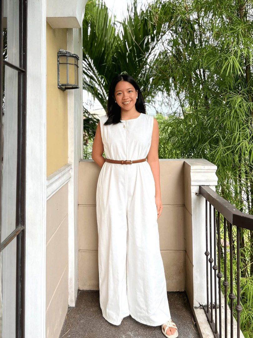 Wanhiyan Jumpsuit in White with Lining (Category: Jumpsuits) located in Rizal. Submitted by jpspaceph (Listing ID 1370152237, Image 1). Description: 🌟 SRP: 950 🌟 RFS: Decluttering 🌟 Condition: Brand New 🌟 MOP: GCASH 🌟 NO MEET-UPS 🌟 Same-day delivery via Grab/Lalamove (buyer’s expense) .