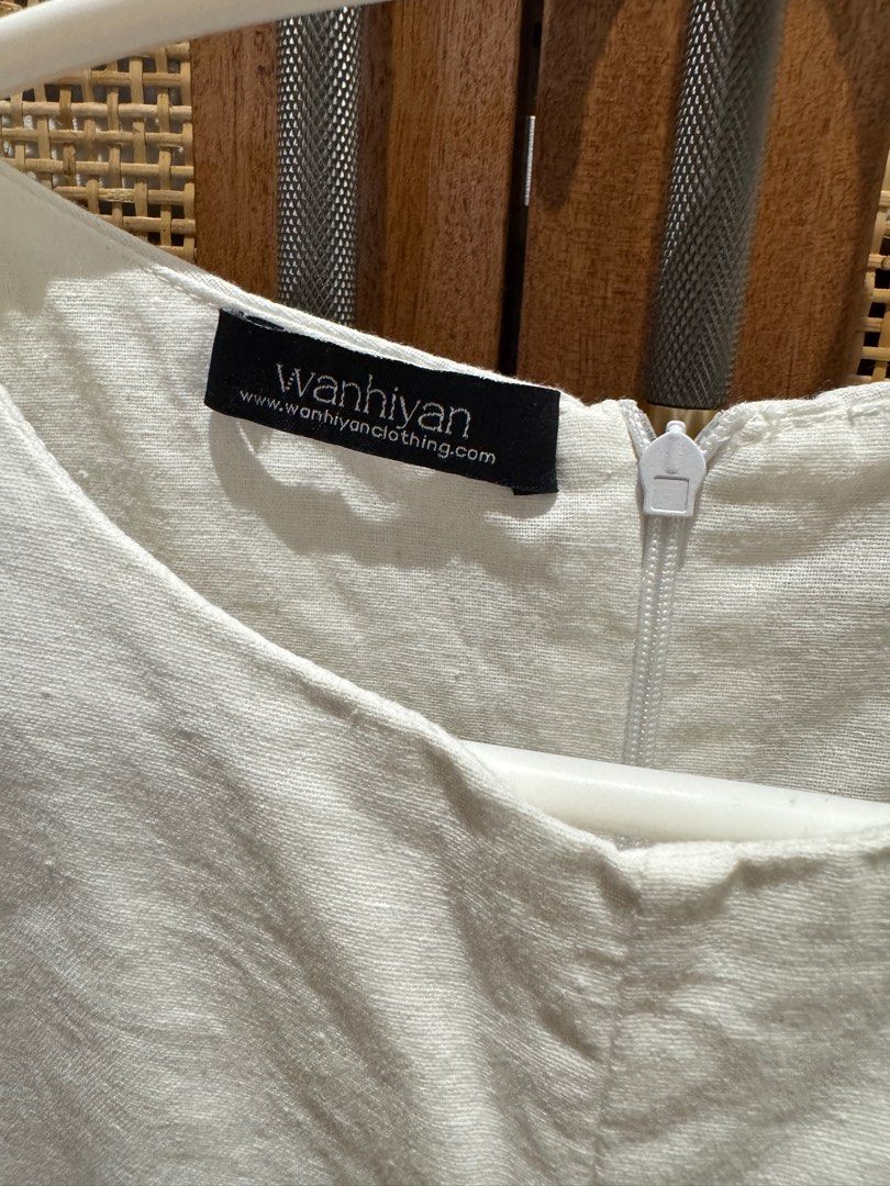 Wanhiyan Jumpsuit in White with Lining (Category: Jumpsuits) located in Rizal. Submitted by jpspaceph (Listing ID 1370152237, Image 3). Description: 🌟 SRP: 950 🌟 RFS: Decluttering 🌟 Condition: Brand New 🌟 MOP: GCASH 🌟 NO MEET-UPS 🌟 Same-day delivery via Grab/Lalamove (buyer’s expense) .