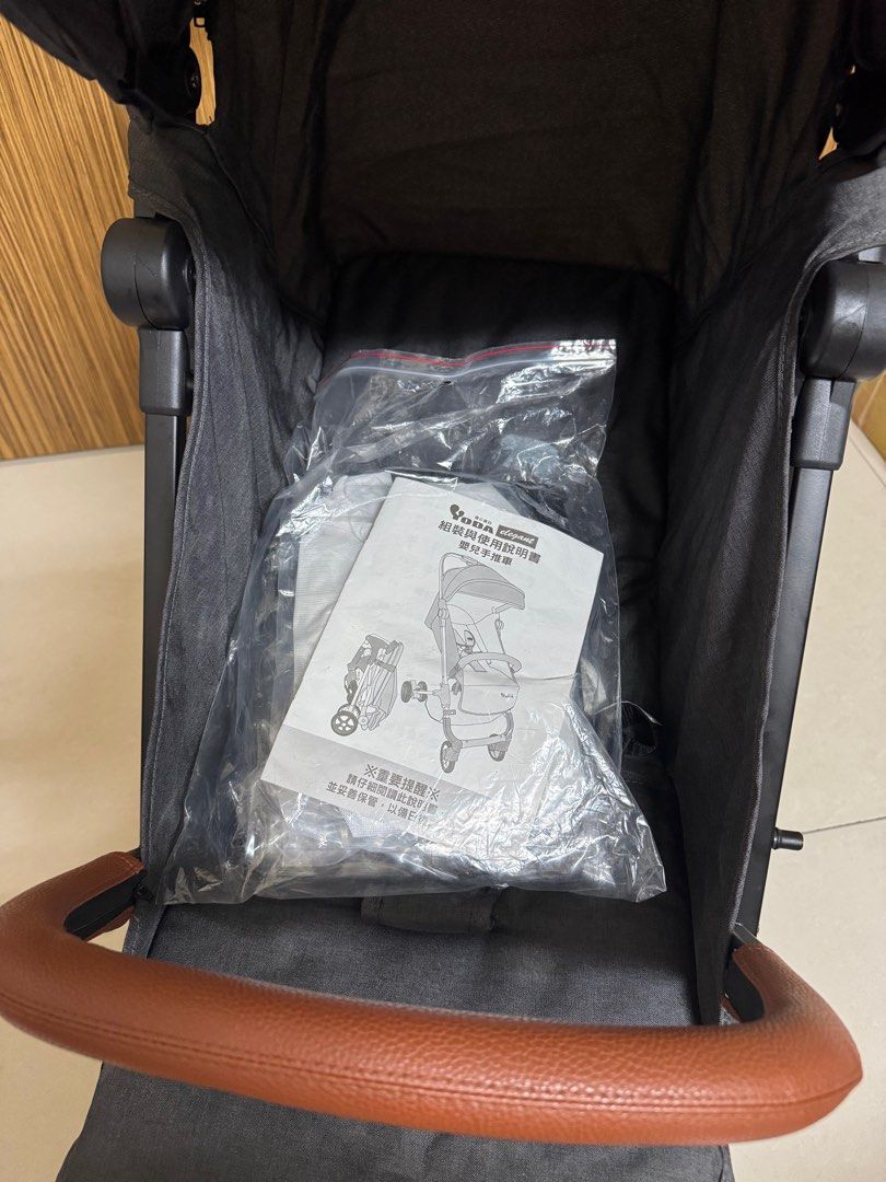 由 ariel918 (刊登 ID 1370073601，圖片 3) 提交，位於 高雄市 (Kaohsiung) 的 Yoda輕量手提登機嬰兒車 (類別：嬰兒車)，說明：輕便型推車哦！！ 出國必備 高雄市面交。