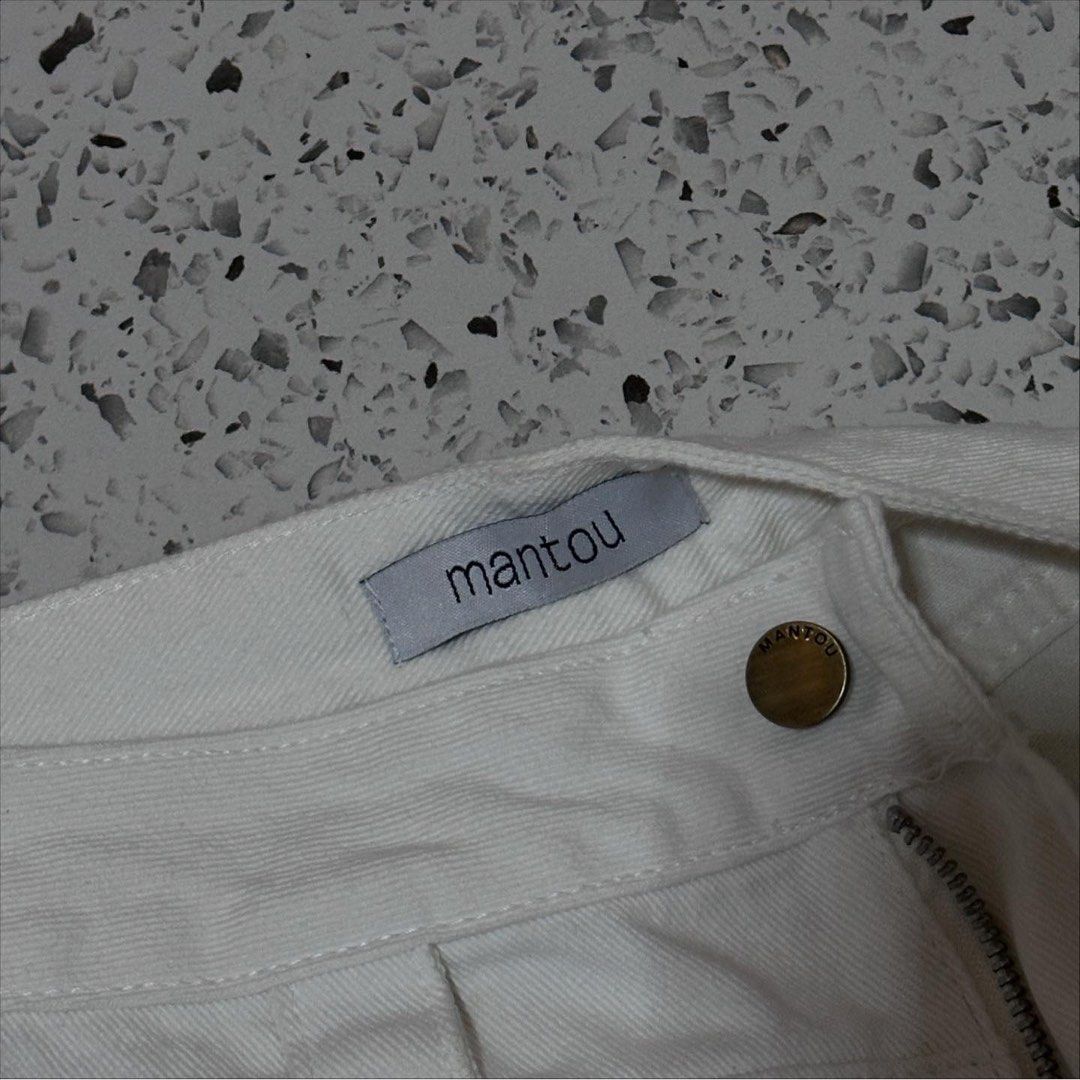 Zara and H&M cropped longsleeves 600 for both (Category: Longsleeves) located in Quezon City. Submitted by chaarmed (Listing ID 1370205379, Image 1). Description: I cant use too much cropped na hehe .