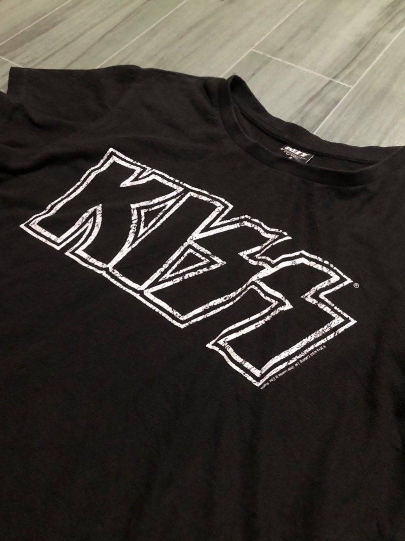 2019 KISS ROCK BAND TEE (Category: Shirts) located in Tacurong. Submitted by akth1en (Listing ID 1370391730, Image 2). Description: 2019 KISS BAND TEE (AUTHENTIC) ALL ITEMS ARE NEED WASH SMALL ON TAG Width:19 Length:25.5 Issue:Marker Drawn Near On Tag (Washable) Condition:10/10 Color Rate:10/10 DM FOR MORE INFO.