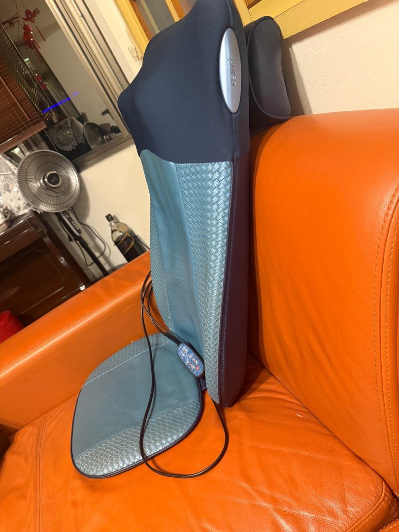 由 wu.amanda.3 (刊登 ID 1370296384，圖片 2) 提交，位於 台北市 (Taipei) 的 極新 二手 OSIM 背樂樂2 ufolly 2 OS-290 藍色 按摩椅墊 (類別：按摩紓緩用品)，說明：實體店家購買 沒什麼時間使用 原盒不在售出不退 北部地區歡迎聊聊問運送方式 或是芝山站面交淡水線都可以 淡水紅樹林。