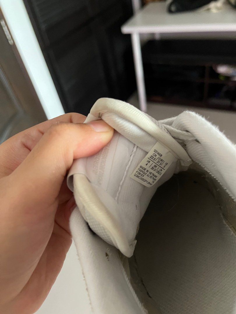 Asics EX89 suede cream off white (Category: Sneakers) located in Singapore. Submitted by maplefit (Listing ID 1370292573, Image 3). Description: EU 37.5. Fits 37-38 Worn just a few times Bought at $160.