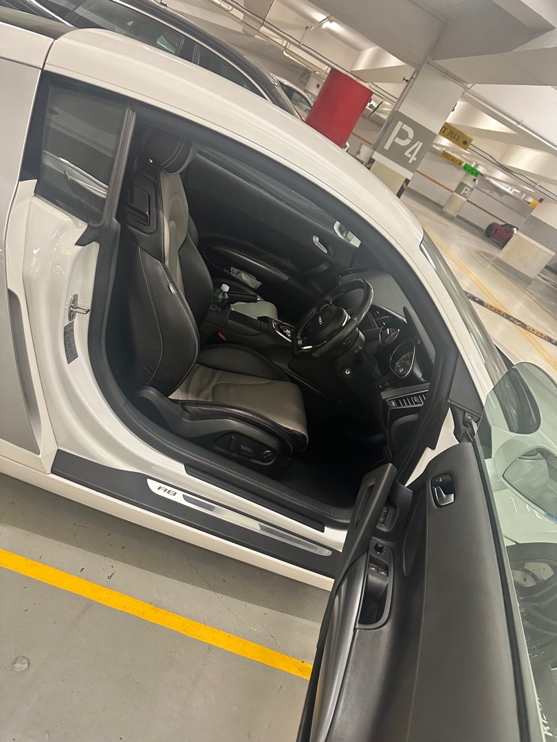 Audi R8 4.2 FSI quattro R Tronic Auto62863173247619111