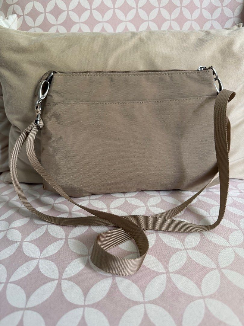 Baggallini crossbody (Category: Cross-body Bags) located in Batangas. Submitted by rdgpreloved (Listing ID 1370253412, Image 2). Description: Original Baggallini RFID cross body bag Nylon material.Unisex With cardslots Small to medium size Used few times only Retail price $70 Selling for 1200 💵 GCASH/BDO 🚚 + SF via J&T 🏷Payment first Pay as you order 🚫No Shop ee Check out 🚫No COD 🚫No price haggling please since prices are way too reasonable