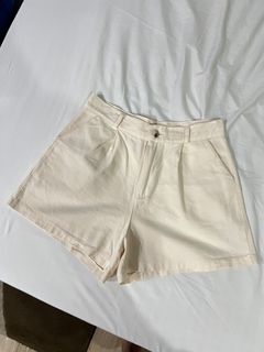 (Category: ) located in . Submitted by closet.fix (Listing ID 1370376216, Image 1). Description: .