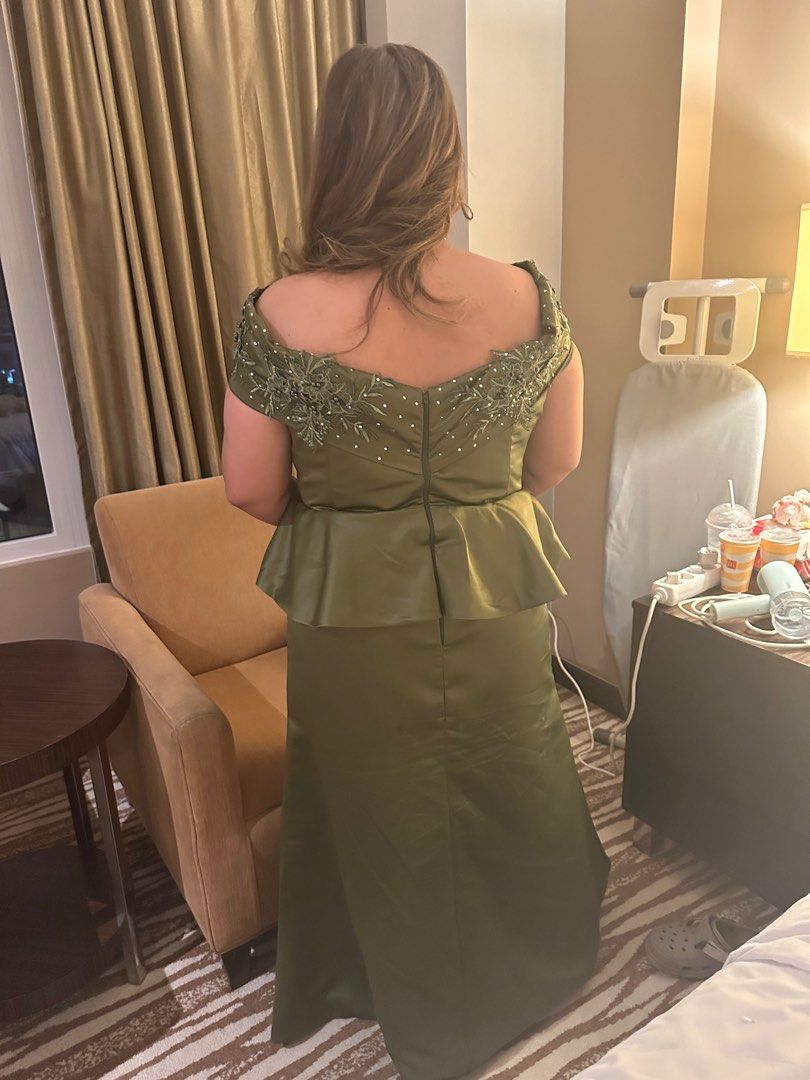 Bride of honor gown plus size (Category: Evening dresses & gowns) located in Taguig. Submitted by teph0106 (Listing ID 1370396677, Image 1). Description: Selling Bride of honor gown used once brought this 9k selling it low.