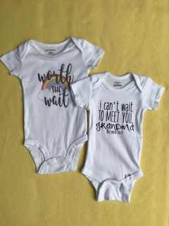 bundle of 2 onesies 0-3 mos (gerber & carters)