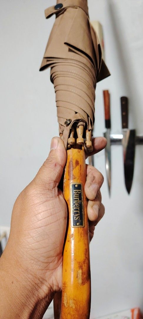 Burberry's umbrella (Category: Umbrellas) located in Polomolok. Submitted by dkljapansurplus (Listing ID 1370357095, Image 2). Description: In a good condition Payong mula japan Freeshipping.