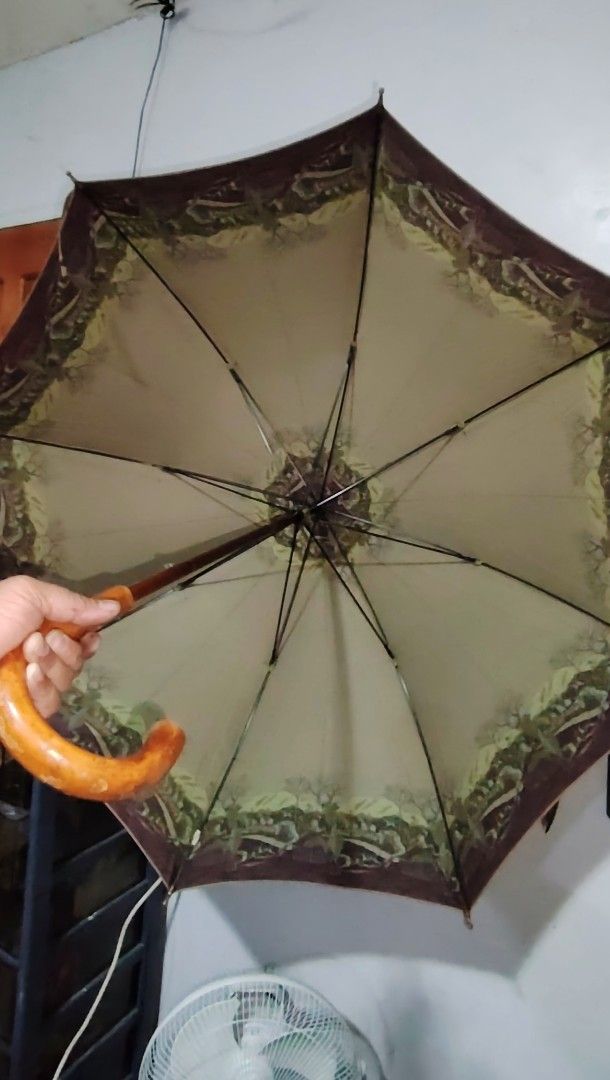 Burberry's umbrella (Category: Umbrellas) located in Polomolok. Submitted by dkljapansurplus (Listing ID 1370357095, Image 3). Description: In a good condition Payong mula japan Freeshipping.