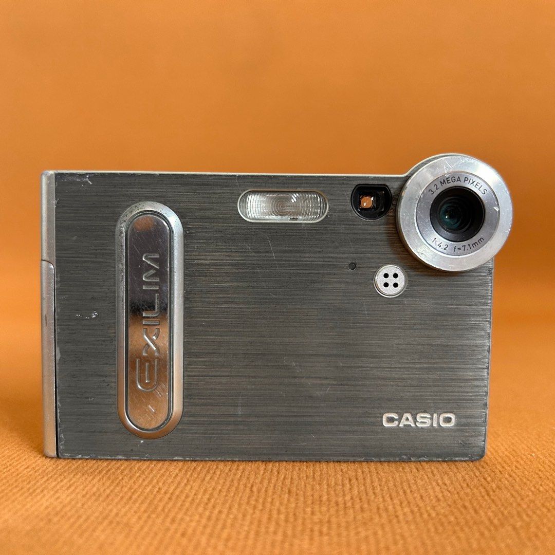 Casio exilim ex-s3 digicam (Category: Cameras) located in Las Pinas. Submitted by pl4y_it_4g4in (Listing ID 1370352312, Image 1). Description: Used Good working condition Issue •hazy output •warped screen Pls check photos for cosmetic condition With battery only Flash working Zoom working All buttons working Video working Mic working Speaker working.