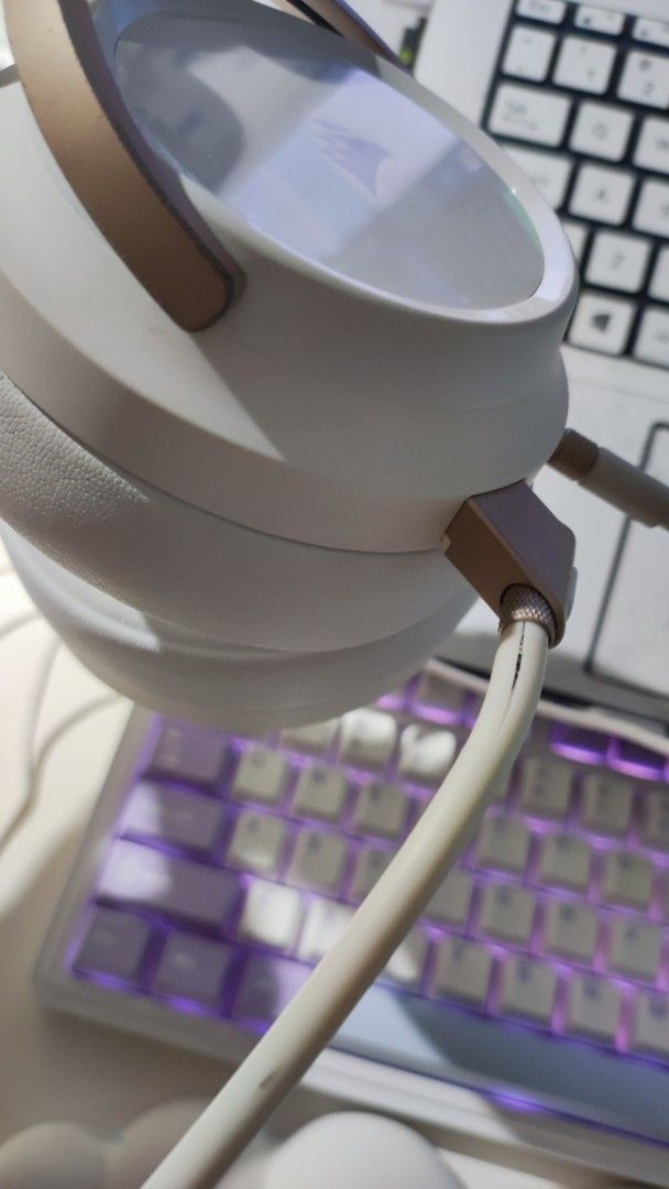 Corsair Virtuoso RGB Wireless (Category: Headphones & Headsets) located in Pasig City. Submitted by tammie29 (Listing ID 1370358236, Image 3). Description: Corsair Headset with Microphone bought mid 2024 for 8k.