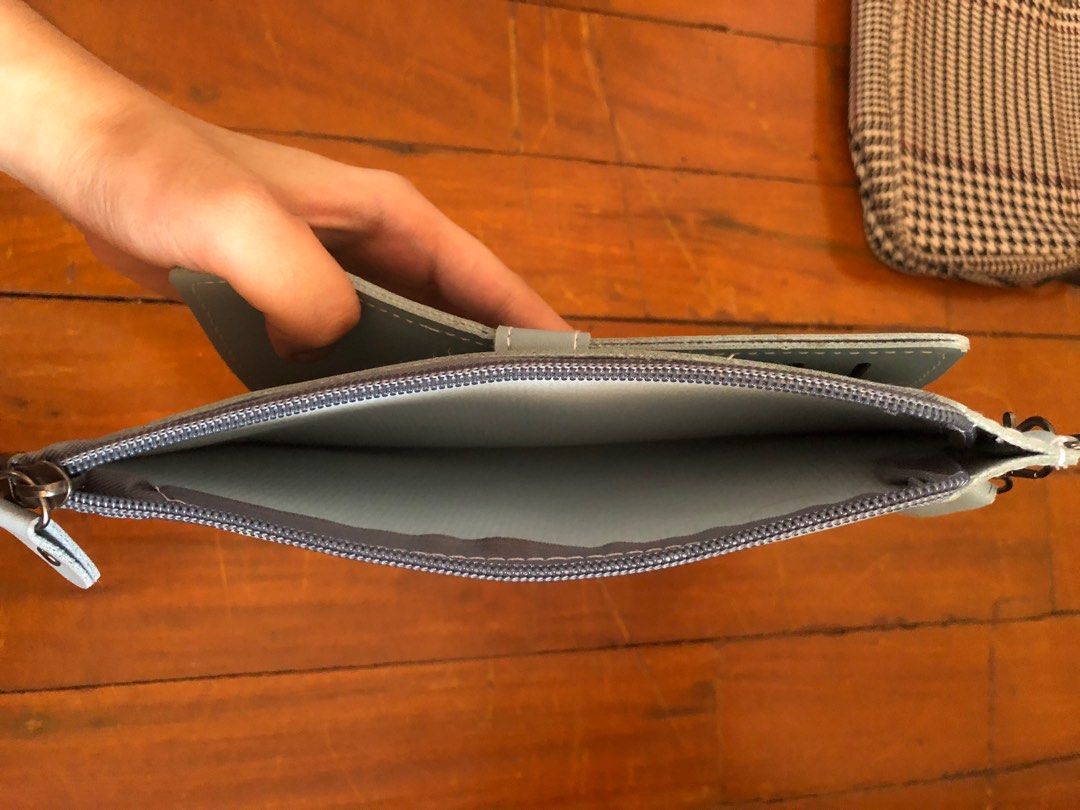 Egg Light Blue Wallet Clutch Card Holder with Removable Strap (Category: Wallets & Card holders) located in Paranaque City. Submitted by minamigraine (Listing ID 1370282892, Image 2). Description: 4 x 8 in. good as new! .