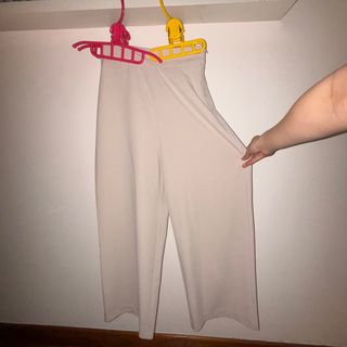 (Category: ) located in . Submitted by jclosetttt (Listing ID 1370368728, Image 1). Description: .