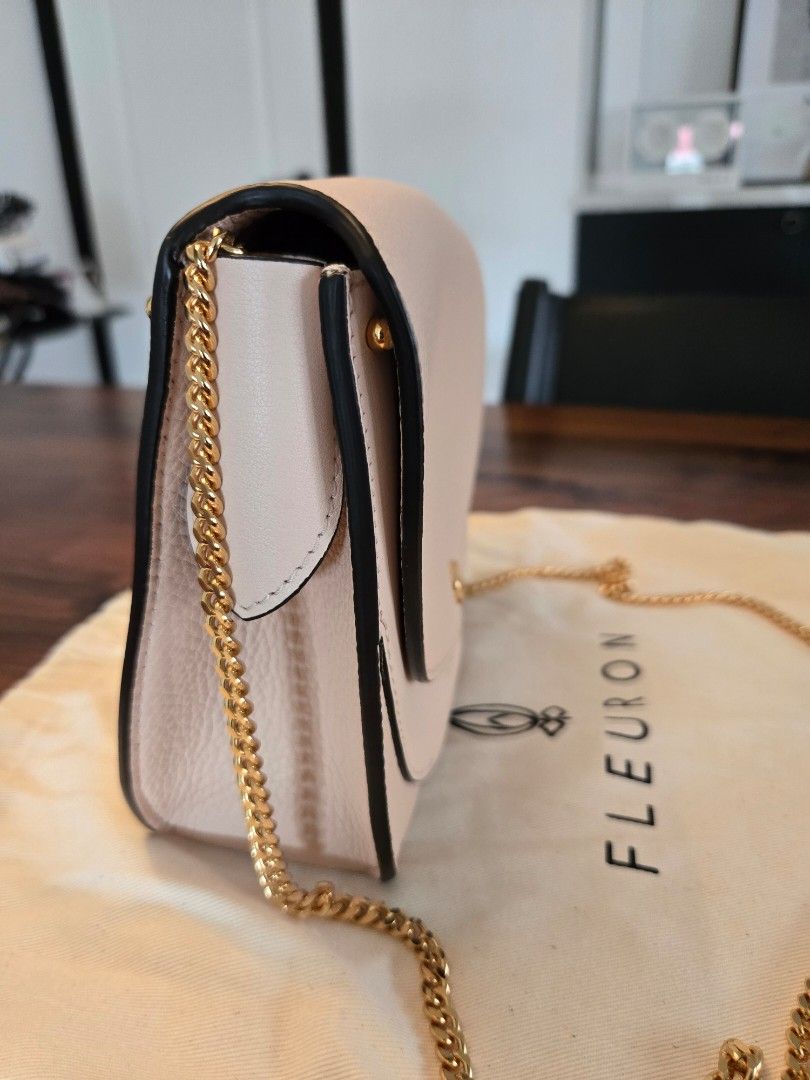 FLEURON SABLE (Category: Cross-body Bags) located in Singapore. Submitted by suluxury (Listing ID 1370396028, Image 4). Description: Fleuron is a mid range luxury bag from Paris, now a hit as a well made luxury brand. Bought the bag direct from their online website. Only used the bag twice as I have many bags. Condition is excellent. Price is non-nego to avoid hassling back and forth and this is the price comfortable for me. Link here for referen