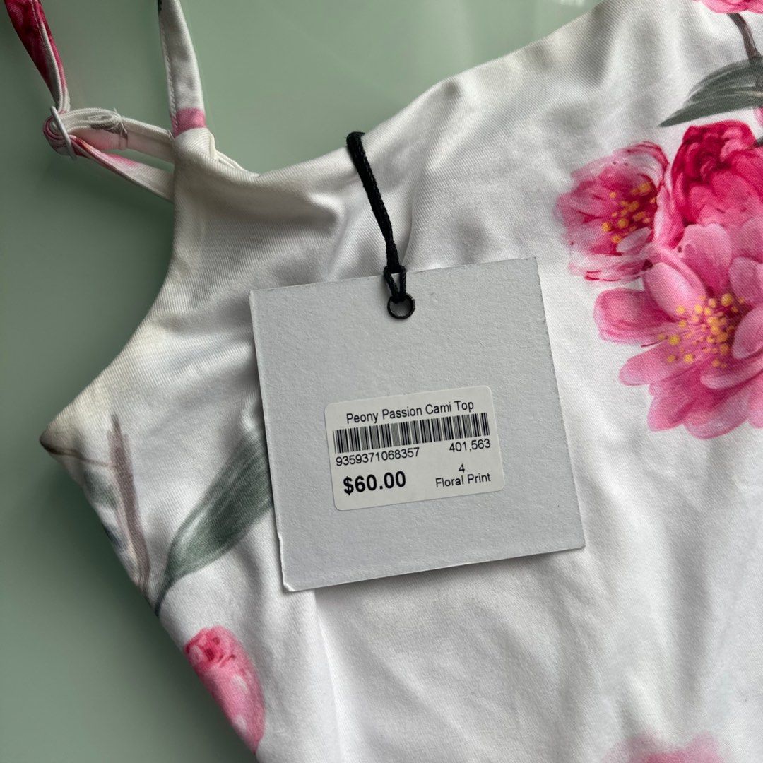 Floral Sleeveless Tank Top (Category: Sleeveless) located in Quezon City. Submitted by hanas.declutter (Listing ID 1370313590, Image 3). Description: 🌺 BNWT; bought for 2000 pesos 🌺 Australian brand Luck and Lucy 🌺 SNATCHESSSSS 🌺 Not sure if i wanna let go :( so no lowballers 🌺 AU size 4 .