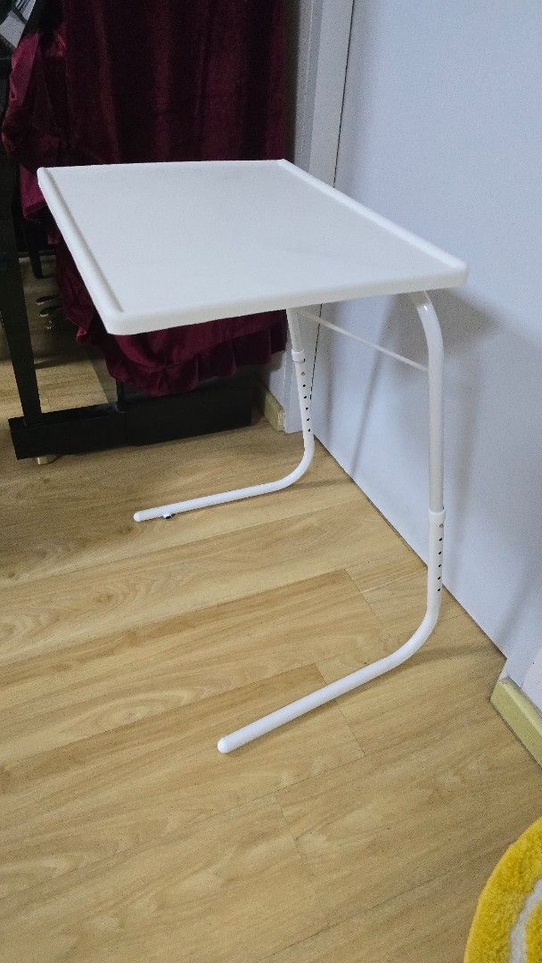Foldable table (Category: Tables & Sets) located in Singapore. Submitted by craftkits (Listing ID 1370359810, Image 3). Description: foldable table, 4 pieces total. price is for a set. bought from shope for 17.