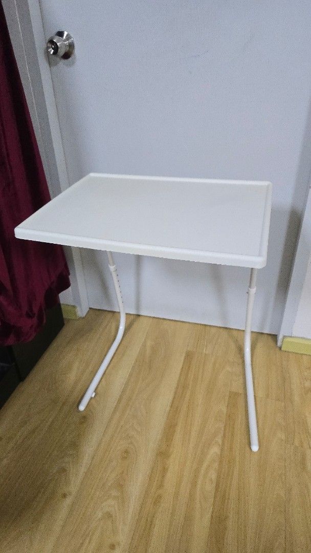 Foldable table (Category: Tables & Sets) located in Singapore. Submitted by craftkits (Listing ID 1370359810, Image 2). Description: foldable table, 4 pieces total. price is for a set. bought from shope for 17.