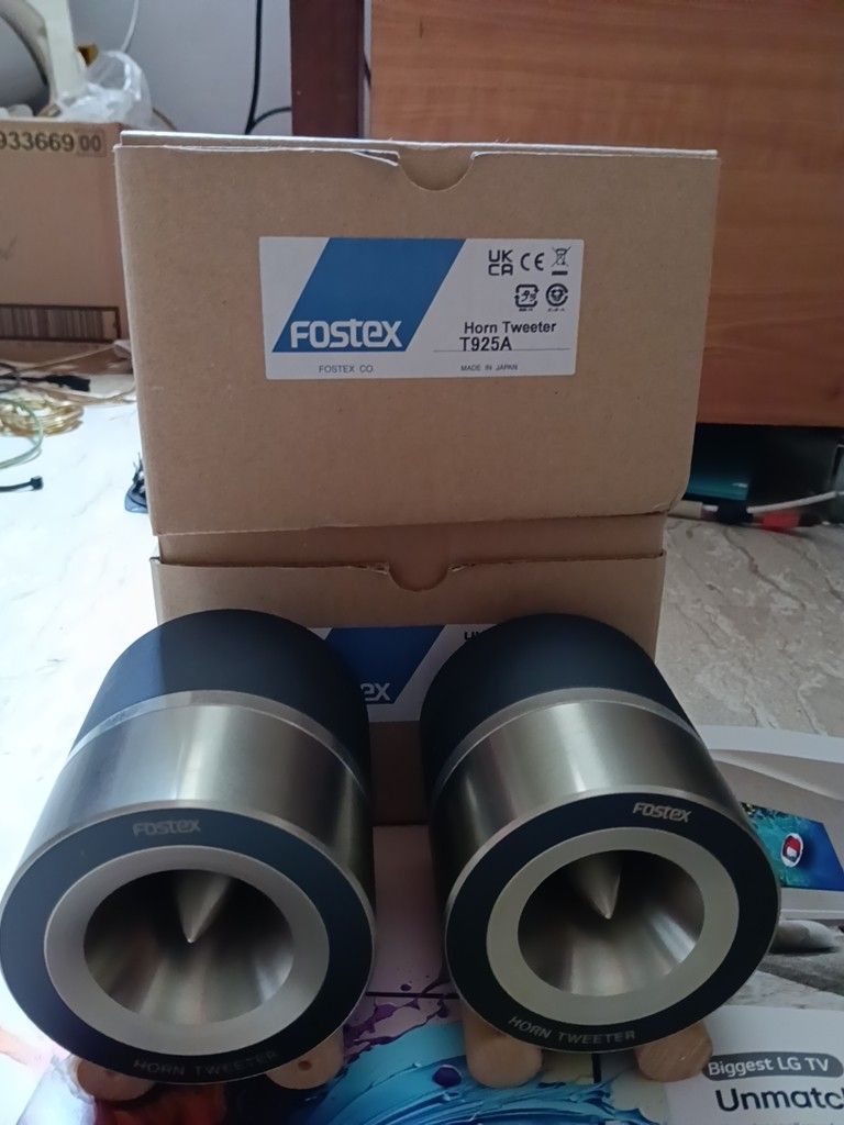 Fostex Horn Tweeter T925A (Category: Soundbars, Speakers & Amplifiers) located in Singapore. Submitted by tohcheebeng60 (Listing ID 1370295530, Image 1). Description: Brand new Fostex Horn Tweeter T825A. Comes with original box. Perfect for upgrading your audio system. Great for DIY projects. Get yours now!.