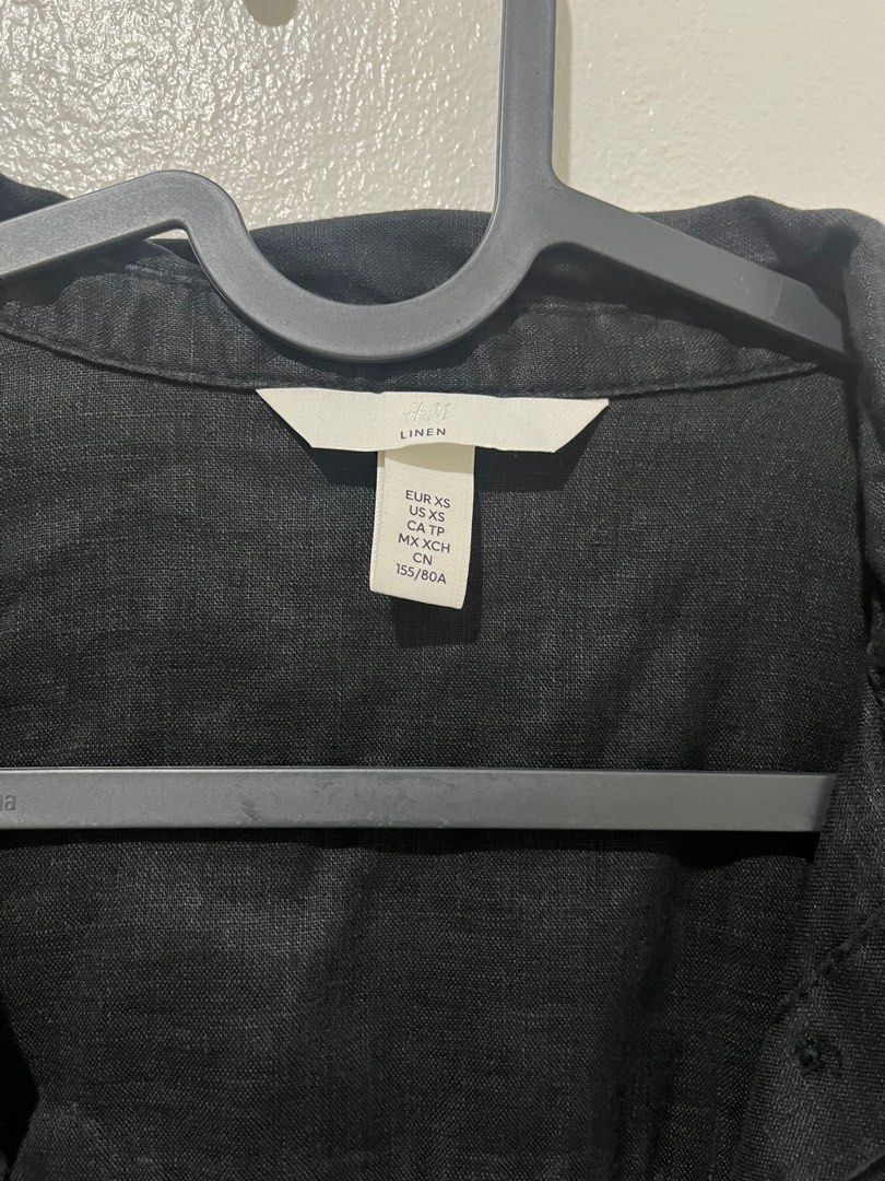 H&M Linen Polo Longsleeves (Category: Longsleeves) located in Quezon City. Submitted by rivers_ (Listing ID 1370429001, Image 3). Description: H&M Black Linen Polo 🔹 Used a few times only 🔹 In very good condition 🔹 Fits xs to small 🔹 Retails at 1,800 at H&M stores 🔹 RFS: migrating 🔹 no when worn 🔶 Lalamove/Grab Express within MM J&T outside of MM 🔶 Last price posted, no low ballers please.